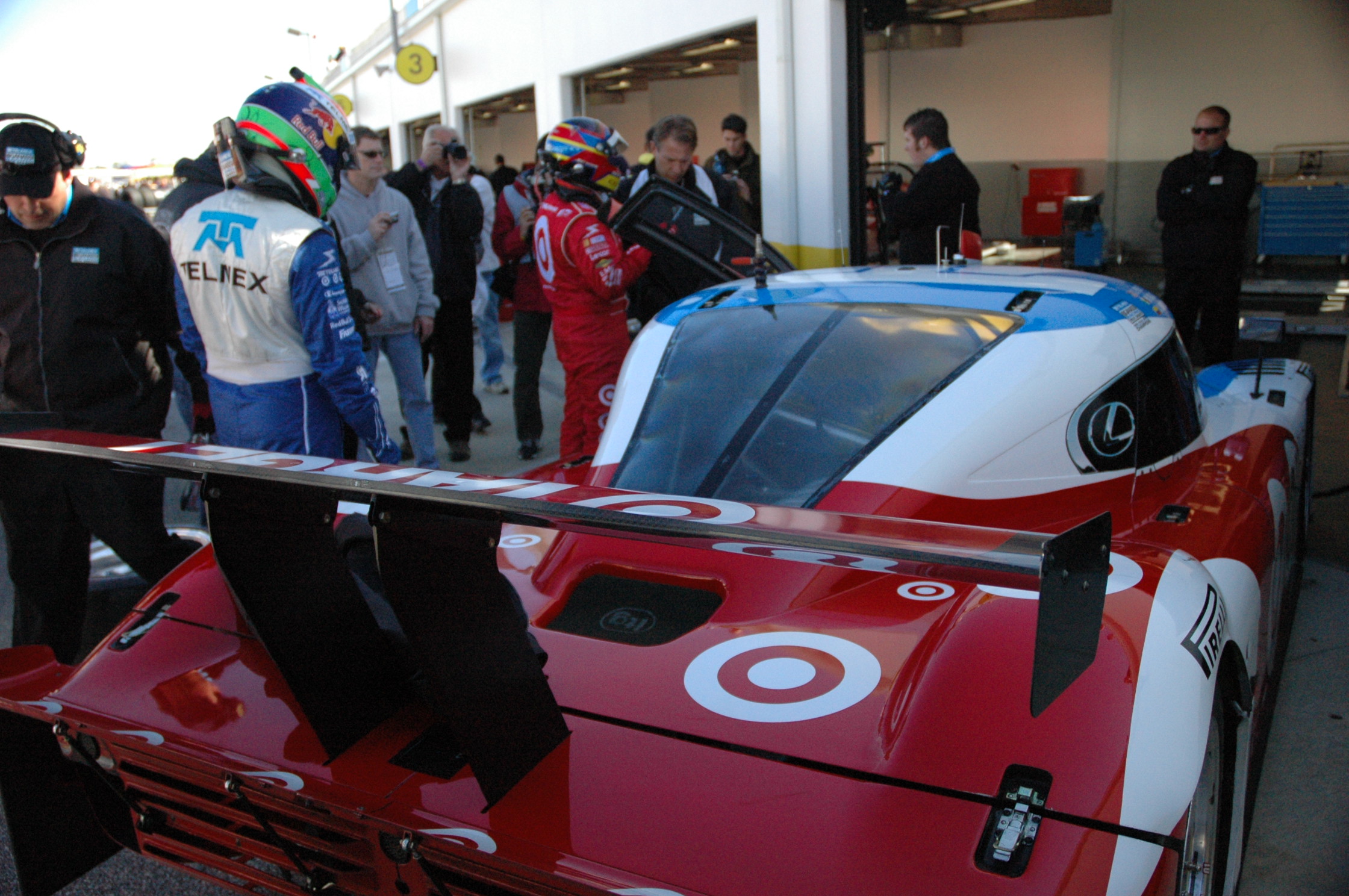 Montoya & Pruett Practicing Driver Changes Montoya & Pruett Practicing Driver Changes